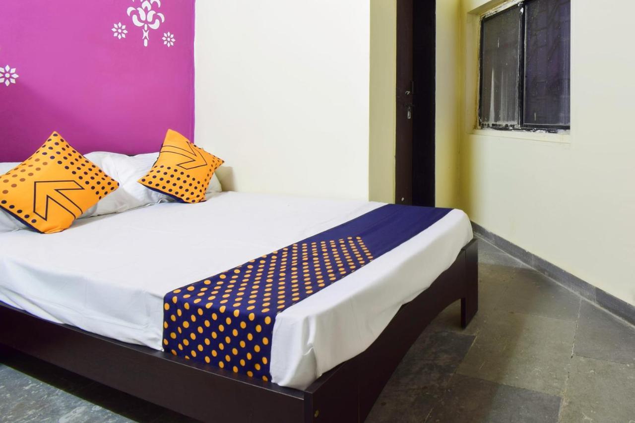 SPOT ON 66795 Hotel Abhijeet Otur Buitenkant foto